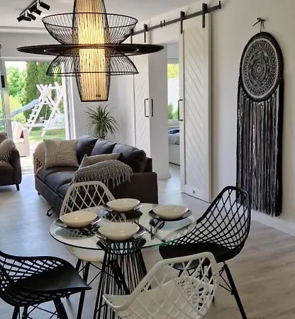 Apartment Duzy Orania Prywatny Ogrod Taras Lezaki Grill Hustawka